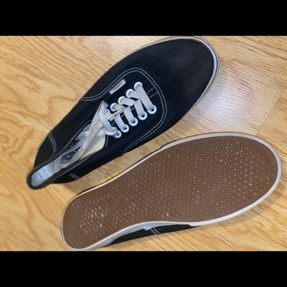Black Vans - Picture 2 of 3